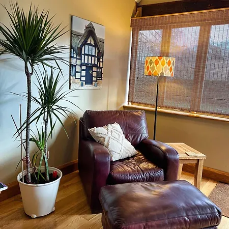 Guest House Gem In Wickhamford, Near Broadway Badsey Exterior photo