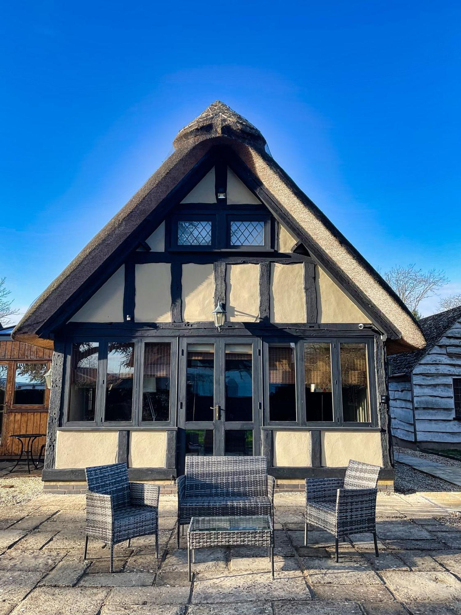 Gem In Wickhamford, Near Broadway *